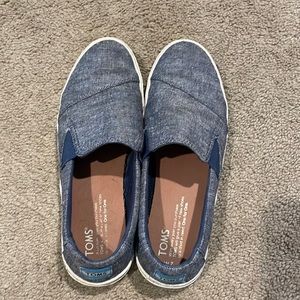 Toms slip on shoes size 7